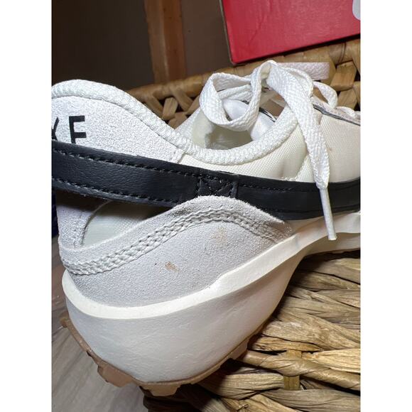 Nike Waffle Debut - Picture 5 of 9